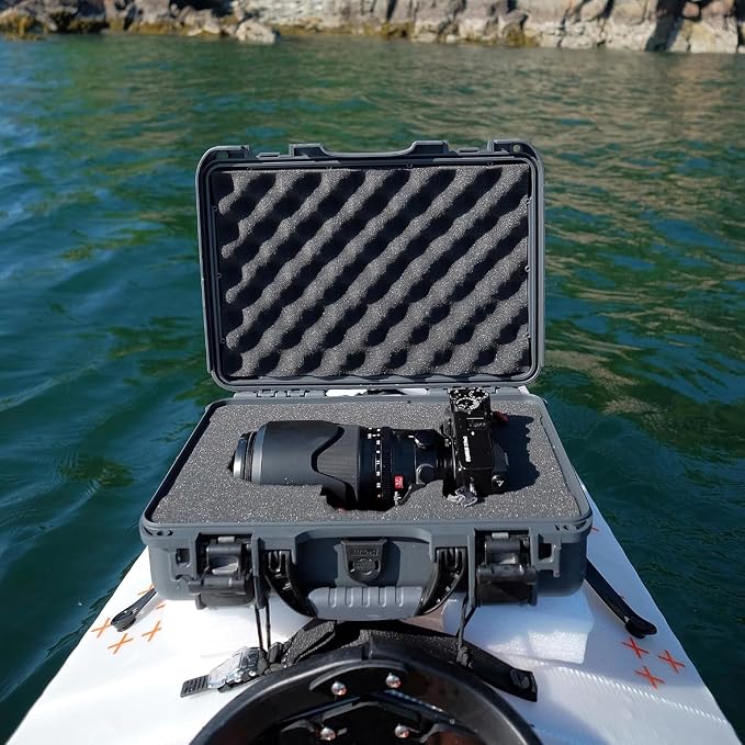 NANUK 910 Hard Case with Customizable Cubed Foam, IP67 Waterproof, Dustproof and Impact Resistant, 14.3” x 11.1” x 4.7”, Rugged Construction for Ultimate Protection, Made in Canada – Red
