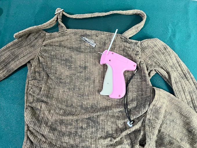 Stitch Gun for Clothes, Mini Tagging Gun for Clothing, Hand Sewing Tag Gun Stitchy Quick Clothing Fixer with 2 Needle, 1000 Black & 1000 White Fasteners (Pink)