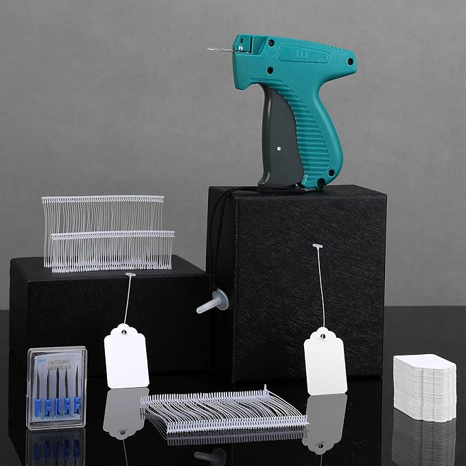 Honoson 2006 Pcs Clothing Price Tags with Gun Set, Including 1 Garment Price Tag Attacher with 5 Steel Needles 500 Clothing Label and 1500 Plastic Fasteners Barbs(Novel Style)