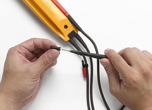 Fluke T5-600 Electrical Voltage, Continuity and Current Tester, Measures AC Current Up to 100 A Without Contact, Automatically Select AC/DC for Tests, Includes Detachable SlimReach Probe Tip