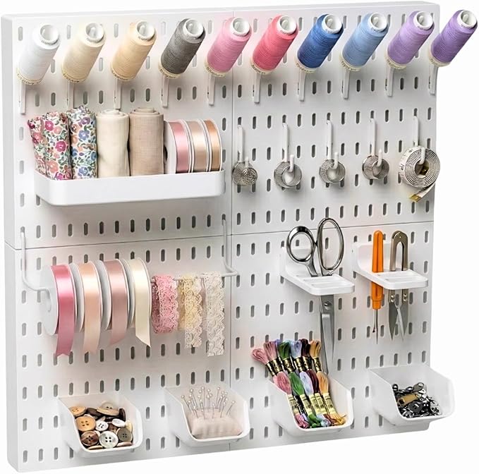 Keepo Title Peg board Kit, Pegboards and Accessories Modular Hanging for Craft, Plastic Pegboard Wall Organizer for Craft Room, Office, Tool Organizer (White, 22″×22″)
