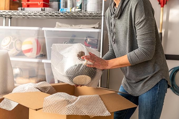Duck Brand Small Bubble Cushioning Wrap for Fragile Moving & Shipping - 175 ft Packing Wrap for Extra Protection in Boxes & Mailers - Clear Roll, Moving Supplies, Perforated Every 12 in