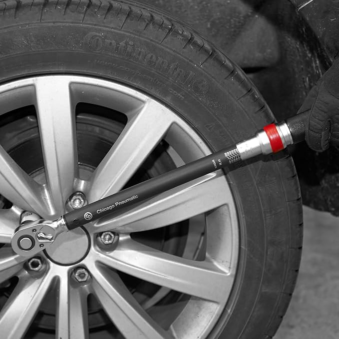 Chicago Pneumatic CP8917E - Red Aluminium Manual Torque Wrench, 1/2 Inch, 4% Accuracy, 25,000 Cycles, Torque Adjustment, 54 Teeth Fixed Pear Head Ratchet